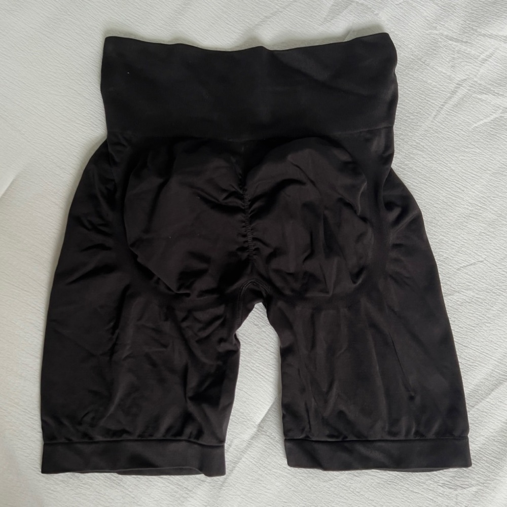 BO+TEE Amplify Contour Shorts